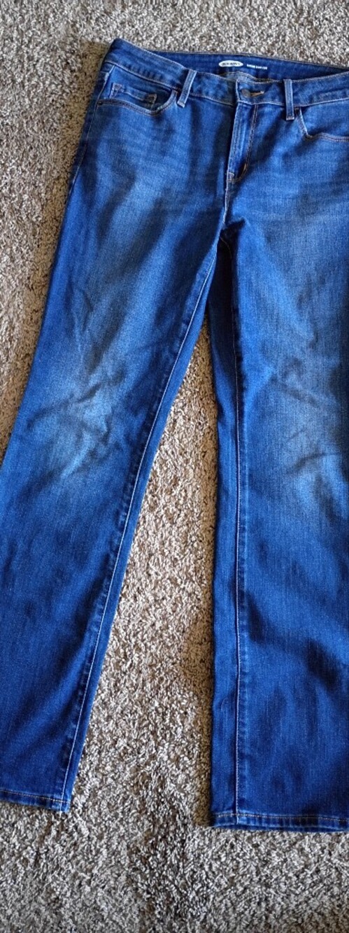 Woman's Old Navy kicker boot cut.  Mid-Rise Blue Jeans .Size 8.